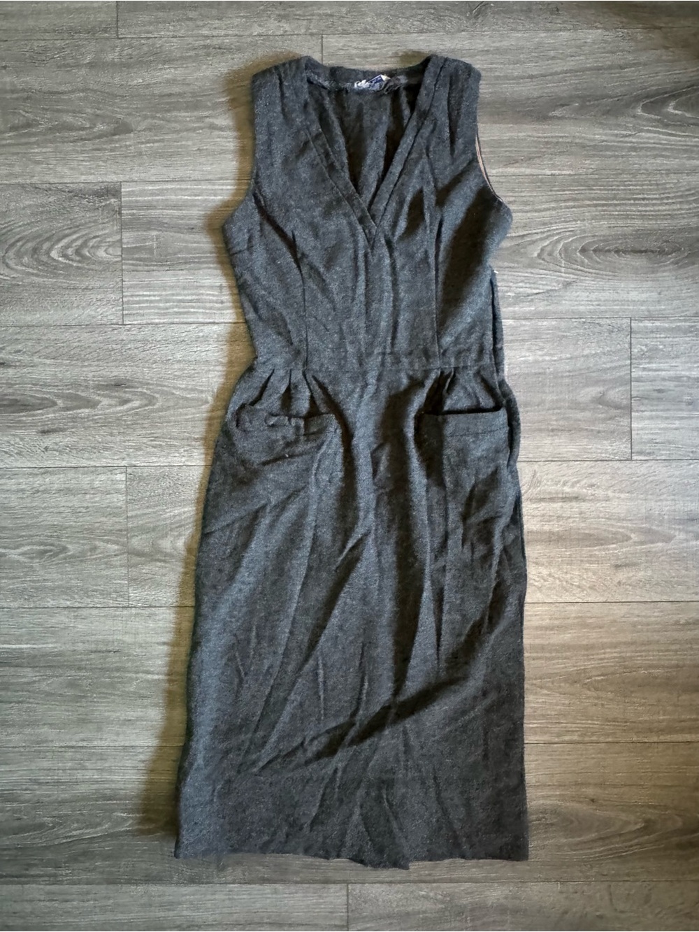Sleeveless V-Neck Knit Dress with Pockets – Charcoal Gray